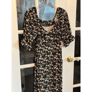 QED LONDON Black Floral Sweetheart Neckline Midi Dress